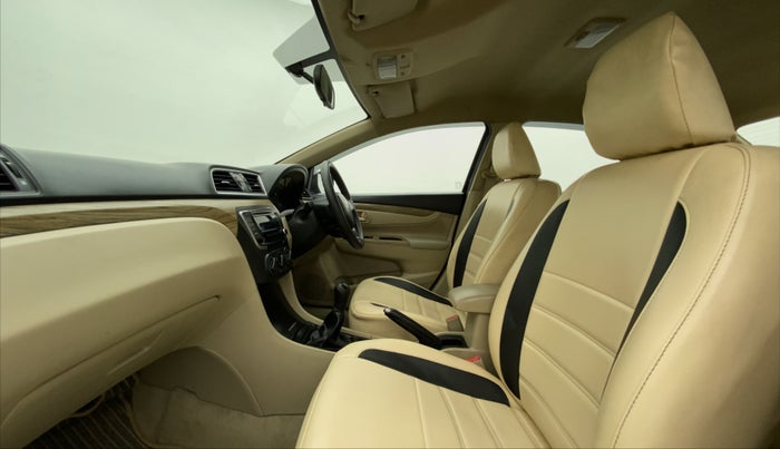 2019 Maruti Ciaz SIGMA 1.5 SHVS MT  PETROL, Petrol, Manual, 83,405 km, Right Side Front Door Cabin