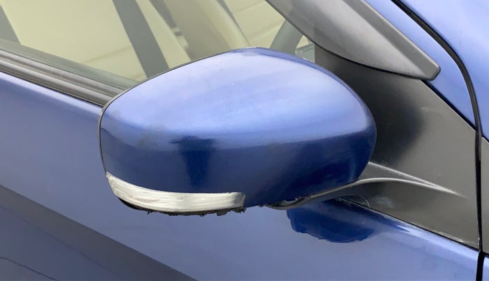 2019 Maruti Ciaz SIGMA 1.5 SHVS MT  PETROL, Petrol, Manual, 83,405 km, Right rear-view mirror - Cover has minor damage