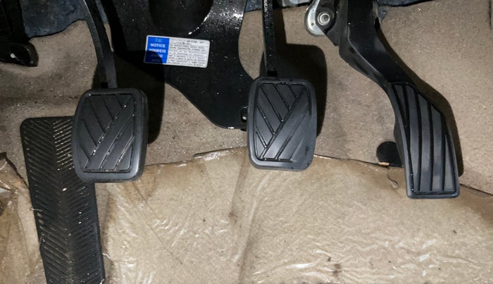 2019 Maruti Ciaz SIGMA 1.5 SHVS MT  PETROL, Petrol, Manual, 82,562 km, Pedals