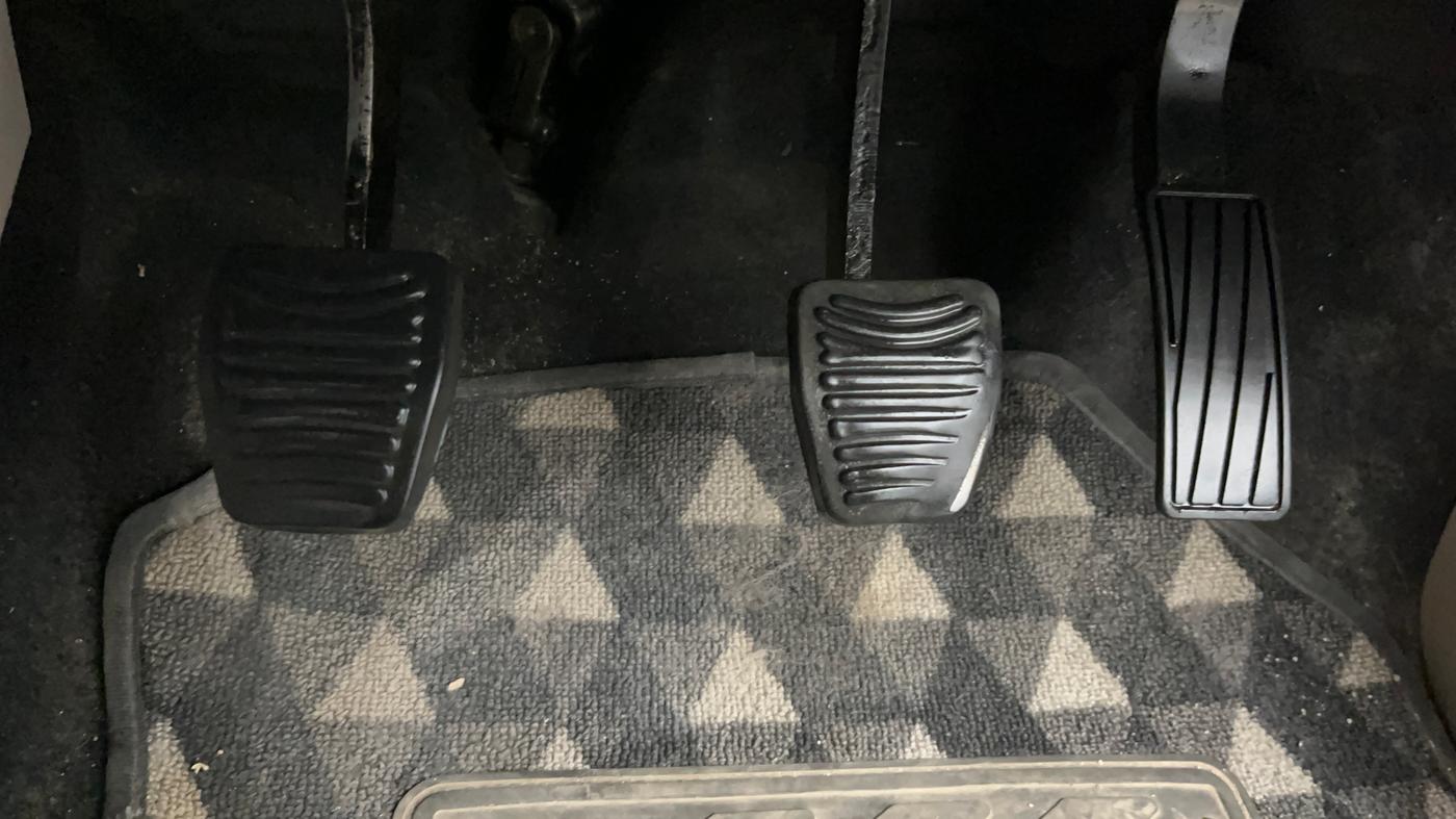 2019 Mahindra XUV300 W8 1.5 DIESEL, Diesel, Manual, 88,495 km, Pedals