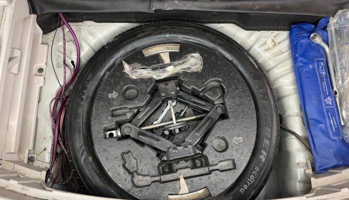 2019 Mahindra XUV300 W8 1.5 DIESEL, Diesel, Manual, 88,401 km, Spare Tyre