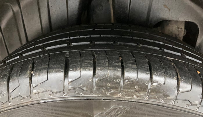 2019 Mahindra XUV300 W8 1.5 DIESEL, Diesel, Manual, 88,401 km, Right Rear Tyre Tread