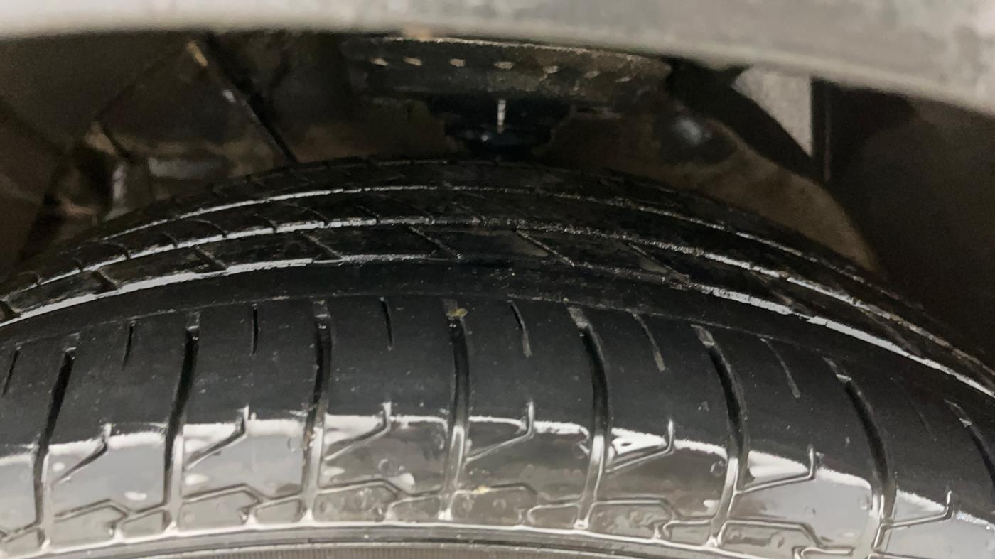2019 Mahindra XUV300 W8 1.5 DIESEL, Diesel, Manual, 88,495 km, Left Front Tyre Tread