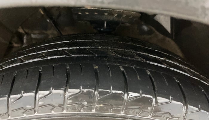 2019 Mahindra XUV300 W8 1.5 DIESEL, Diesel, Manual, 88,401 km, Left Front Tyre Tread