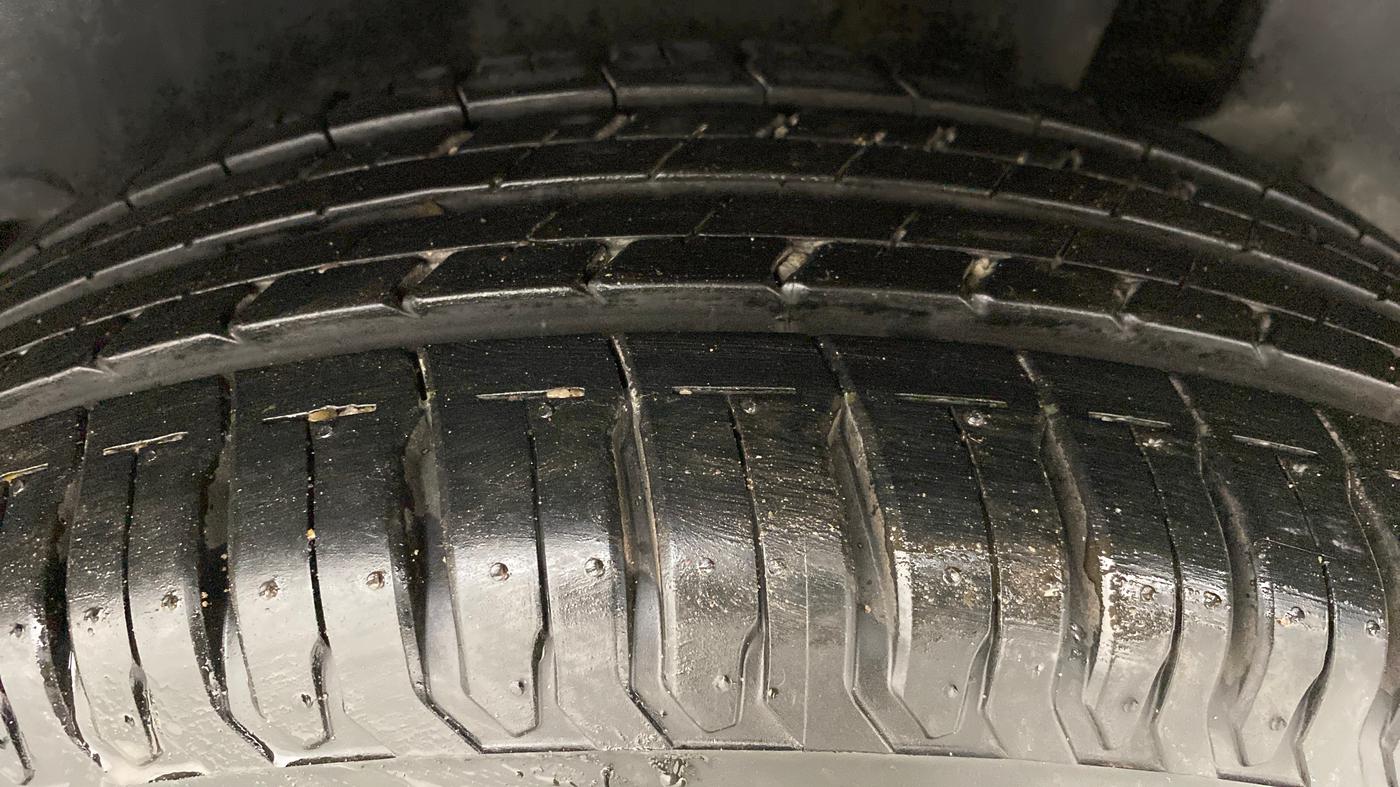 2018 Maruti Dzire ZXI Plus AMT, Petrol, Automatic, 15,805 km, Left Rear Tyre Tread