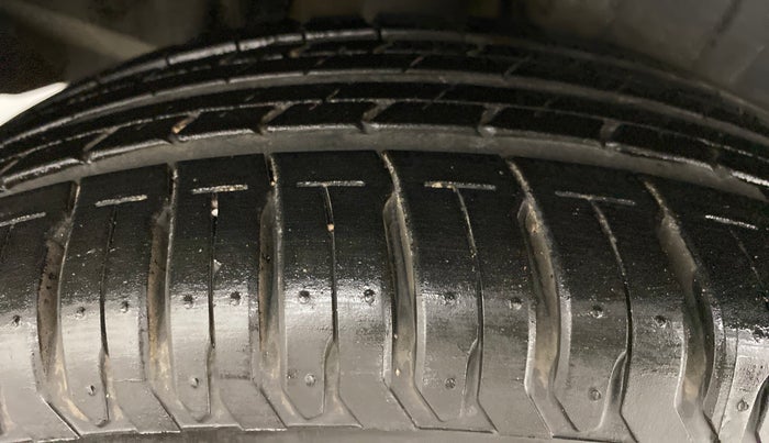 2018 Maruti Dzire ZXI Plus AMT, Petrol, Automatic, 15,805 km, Right Rear Tyre Tread