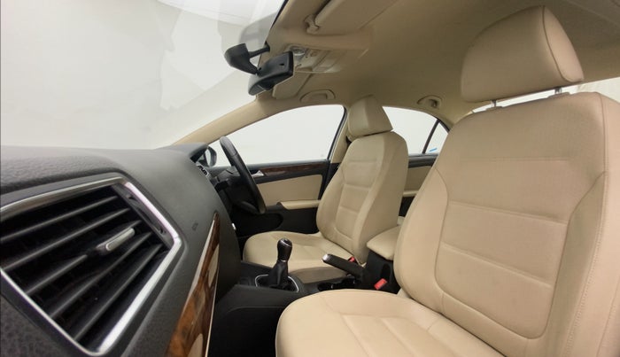 2012 Volkswagen Jetta COMFORTLINE TSI, Petrol, Manual, 31,499 km, Right Side Front Door Cabin