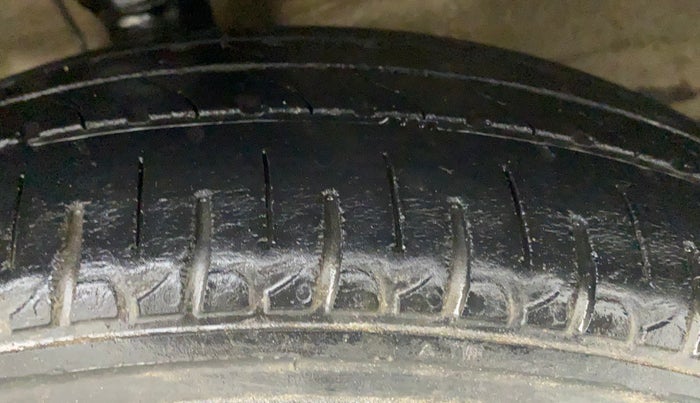 2014 Maruti Wagon R 1.0 VXI, Petrol, Manual, 72,090 km, Right Front Tyre Tread