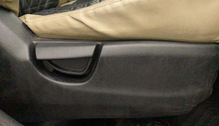 2019 Hyundai NEW SANTRO SPORTZ CNG, CNG, Manual, 63,530 km, Driver Side Adjustment Panel