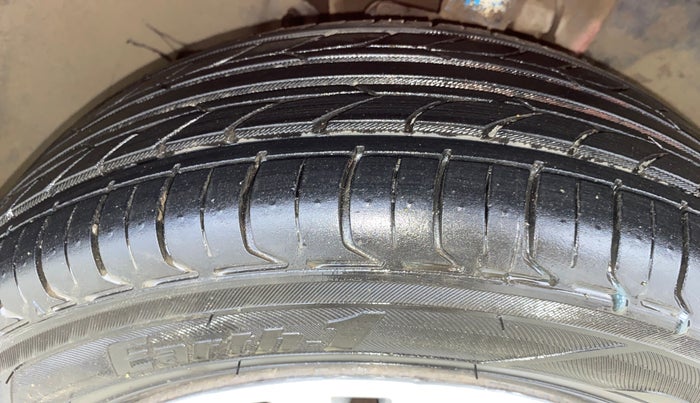 2018 Tata Tiago XTA PETROL, CNG, Automatic, 75,818 km, Right Front Tyre Tread