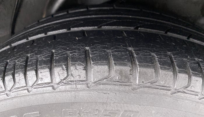 2013 Hyundai Verna FLUIDIC 1.6 SX VTVT, Petrol, Manual, 73,632 km, Left Rear Tyre Tread