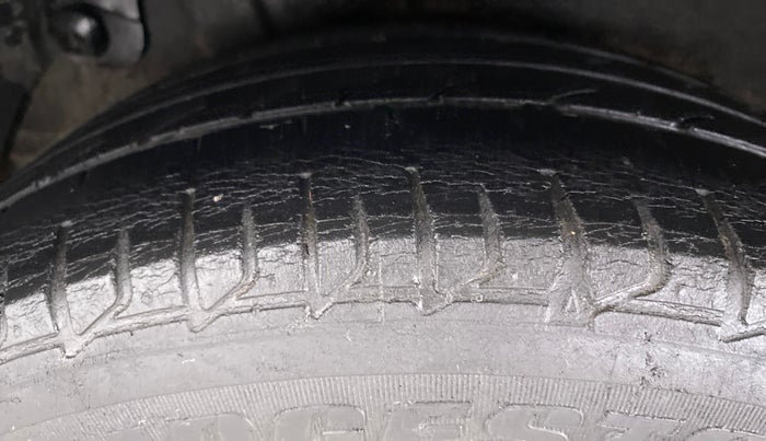 2013 Hyundai Verna FLUIDIC 1.6 SX VTVT, Petrol, Manual, 73,632 km, Right Rear Tyre Tread