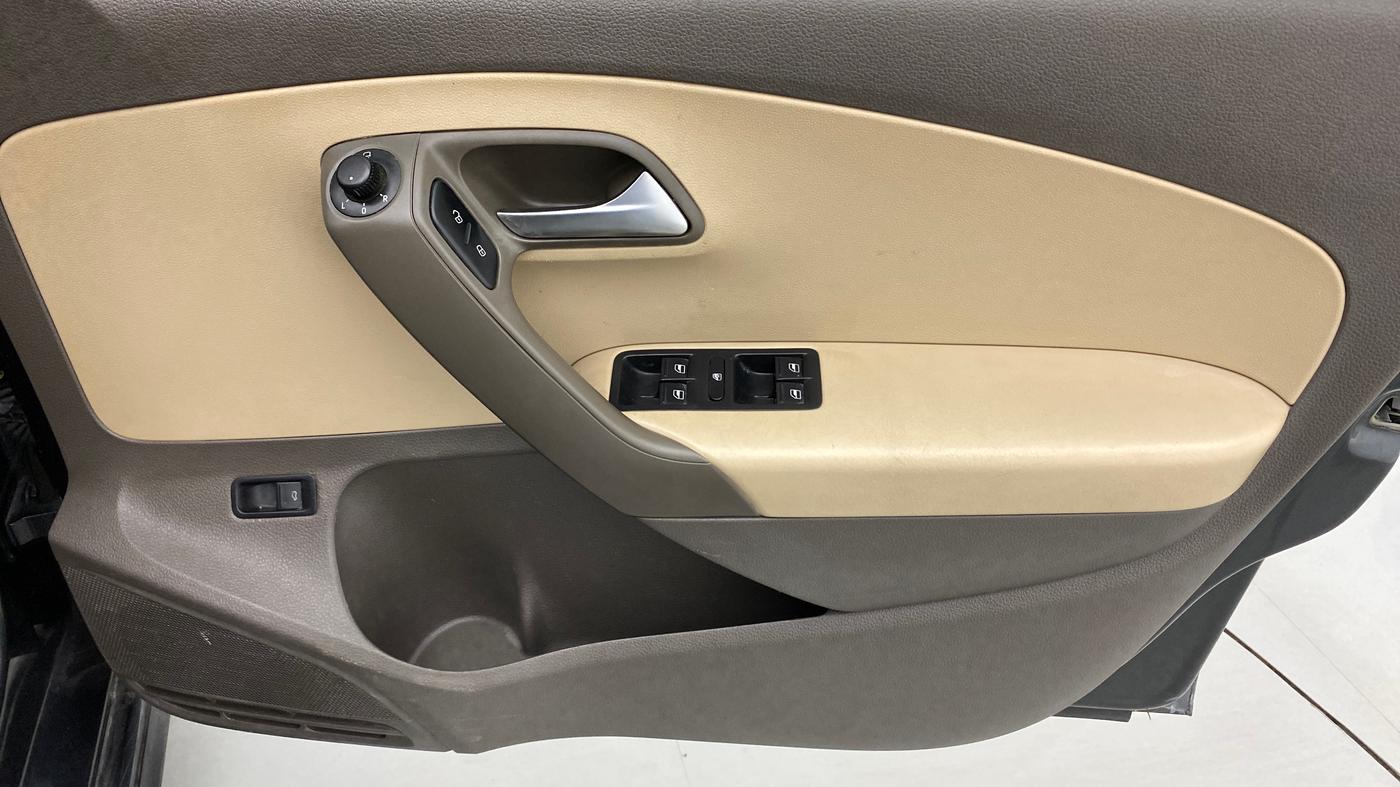 2021 Volkswagen Vento HIGHLINE 1.0L TSI AT, Petrol, Automatic, 50,711 km, Driver Side Door Panels Control