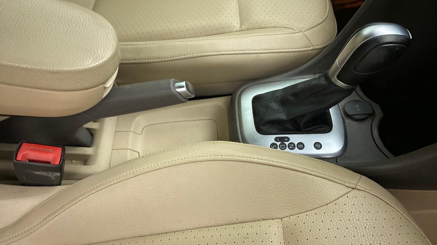 2021 Volkswagen Vento HIGHLINE 1.0L TSI AT, Petrol, Automatic, 50,711 km, Gear Lever
