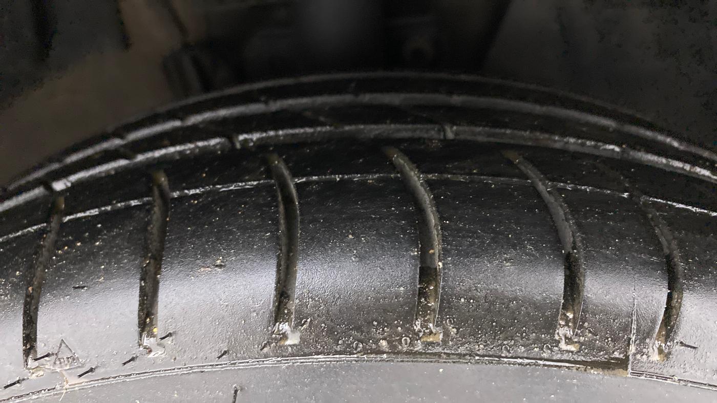 2021 Volkswagen Vento HIGHLINE 1.0L TSI AT, Petrol, Automatic, 50,711 km, Right Front Tyre Tread