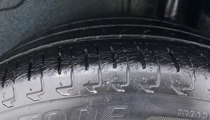 2017 Maruti IGNIS DELTA 1.2, Petrol, Manual, 30,298 km, Left Rear Tyre Tread