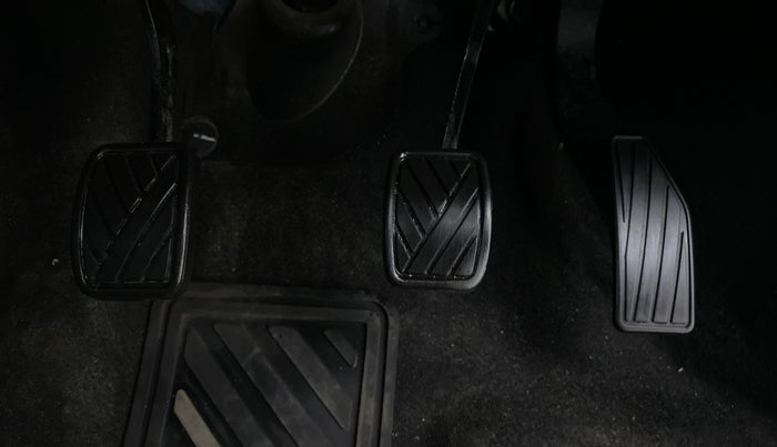 2017 Maruti IGNIS DELTA 1.2, Petrol, Manual, 30,298 km, Pedals