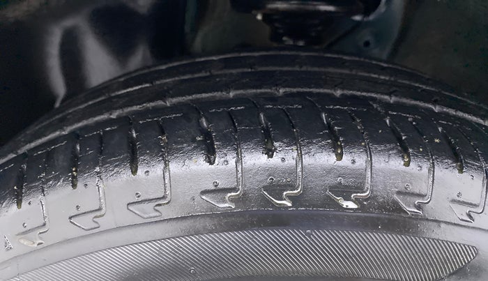 2017 Maruti IGNIS DELTA 1.2, Petrol, Manual, 30,298 km, Left Front Tyre Tread