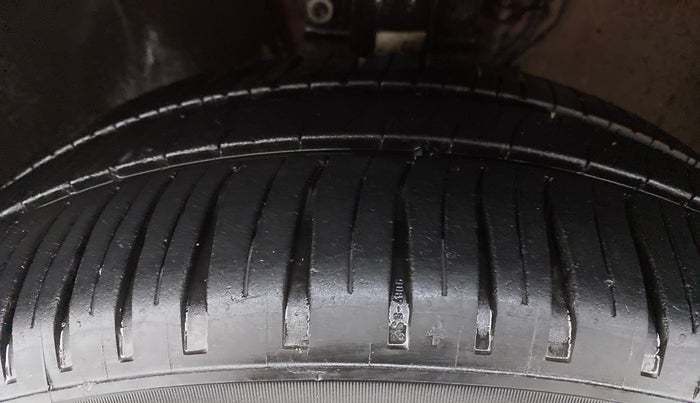 2020 Volkswagen Polo COMFORTLINE 1.0 PETROL, Petrol, Manual, 37,458 km, Left Front Tyre Tread