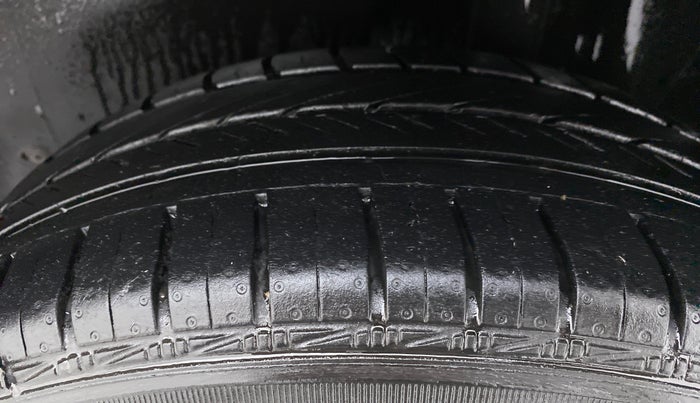 2020 Volkswagen Polo COMFORTLINE 1.0 PETROL, Petrol, Manual, 37,458 km, Left Rear Tyre Tread