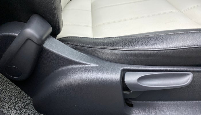 2020 Volkswagen Polo COMFORTLINE 1.0 PETROL, Petrol, Manual, 37,458 km, Driver Side Adjustment Panel