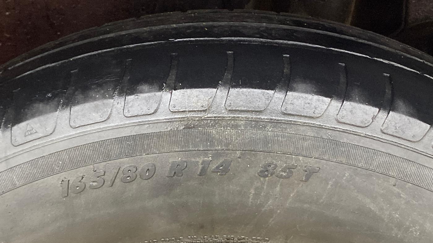 2018 Maruti Dzire VXI, Petrol, Manual, 54,273 km, Left Rear Tyre Tread