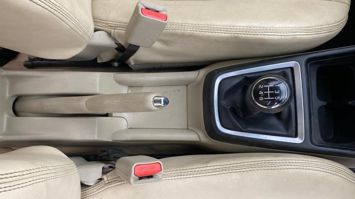 2018 Maruti Dzire VXI, Petrol, Manual, 54,273 km, Gear Lever