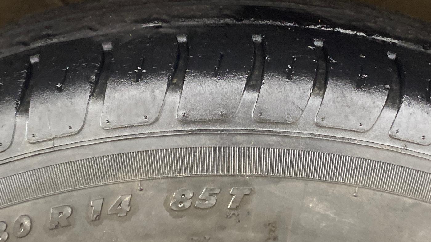 2018 Maruti Dzire VXI, Petrol, Manual, 54,273 km, Left Front Tyre Tread