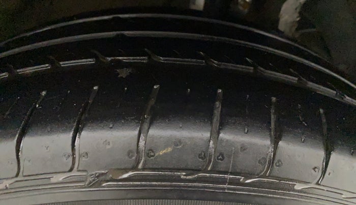 2017 Maruti Baleno DELTA PETROL 1.2, Petrol, Manual, 67,280 km, Right Rear Tyre Tread