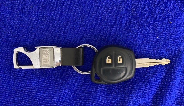 2017 Maruti Baleno DELTA PETROL 1.2, Petrol, Manual, 67,280 km, Key Close Up