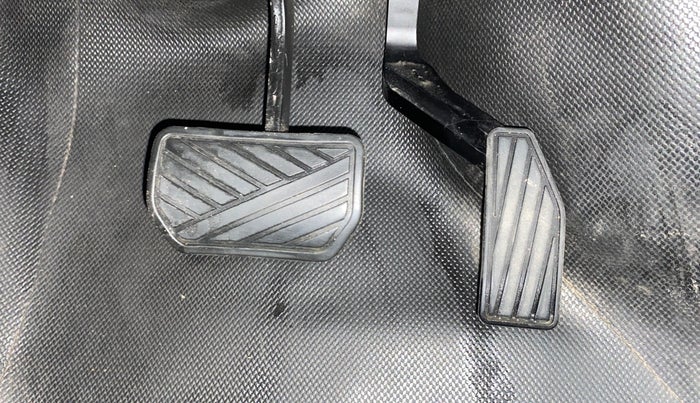 2018 Maruti Wagon R 1.0 VXI AMT, Petrol, Automatic, 52,248 km, Pedals