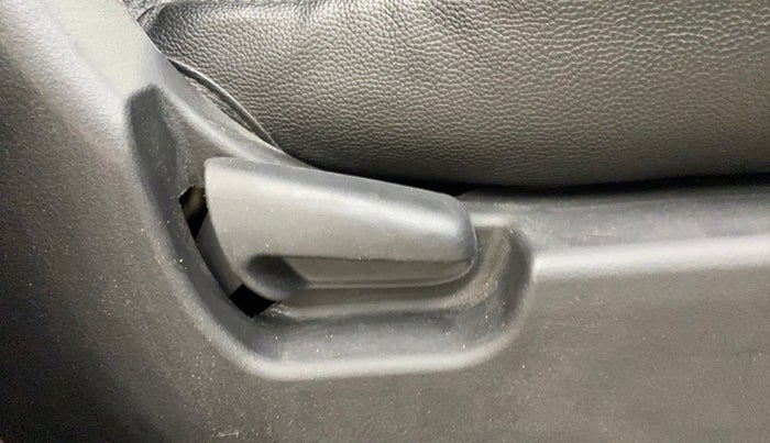 2018 Maruti Wagon R 1.0 VXI AMT, Petrol, Automatic, 52,248 km, Driver Side Adjustment Panel