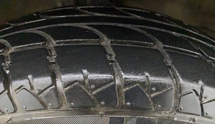 2017 Maruti Wagon R 1.0 LXI CNG, CNG, Manual, 14,601 km, Right Front Tyre Tread