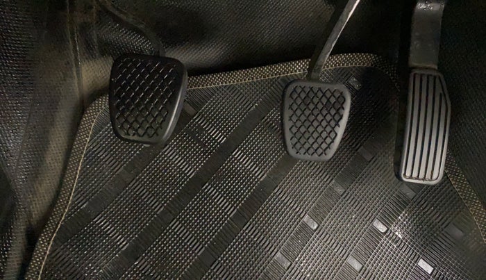 2014 Honda City 1.5L I-VTEC V MT, Petrol, Manual, 1,29,990 km, Pedals