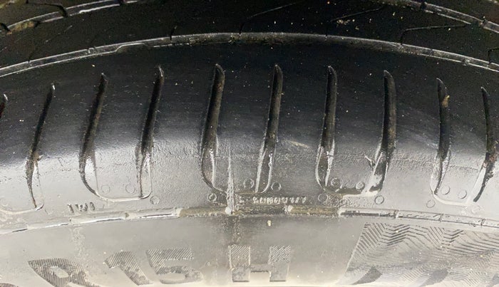 2014 Honda City 1.5L I-VTEC V MT, Petrol, Manual, 1,29,990 km, Left Rear Tyre Tread