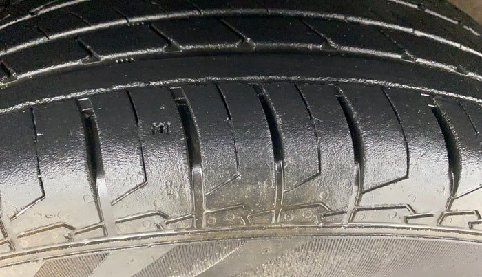 2021 Hyundai VENUE S 1.2, Petrol, Manual, 98,506 km, Left Front Tyre Tread