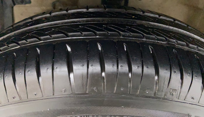 2012 Maruti Swift Dzire VDI BS IV, Diesel, Manual, 1,33,755 km, Left Front Tyre Tread