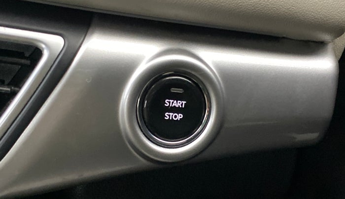 2022 Mahindra XUV700 AX 7 LUXURY D AT 7 STR, Diesel, Automatic, 93,680 km, Keyless Start/ Stop Button