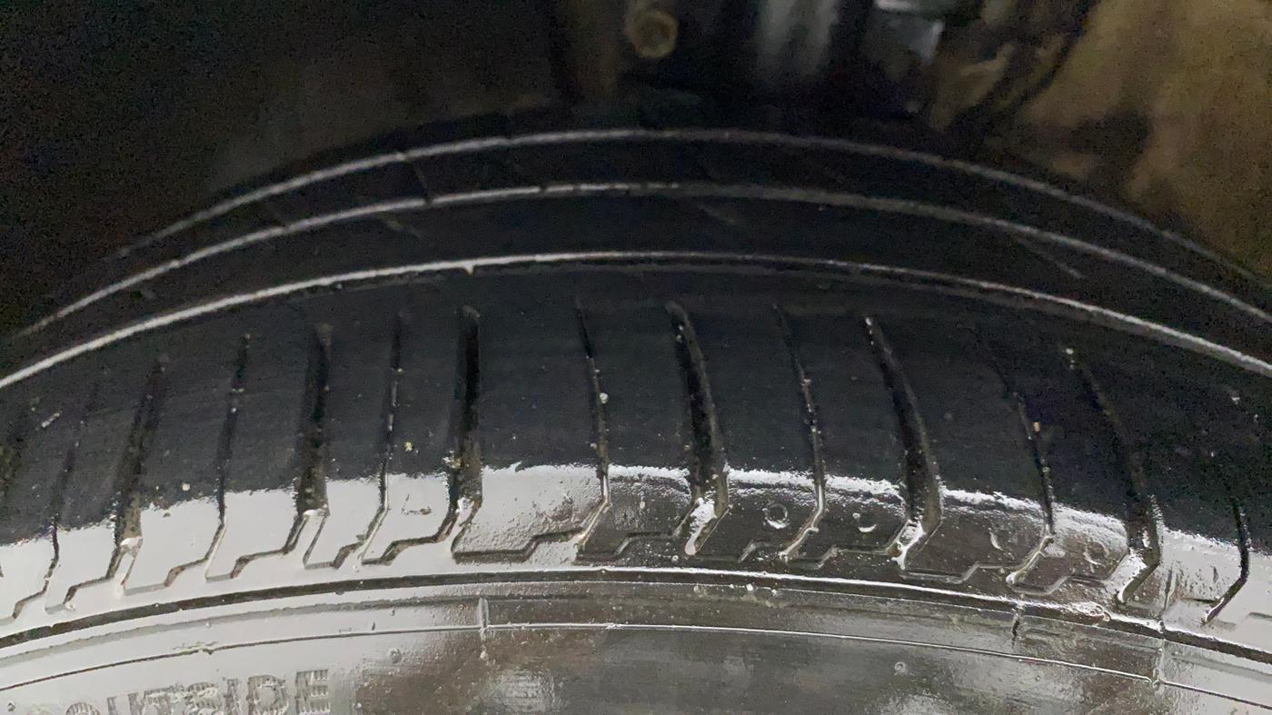 2017 Volkswagen Polo HIGHLINE1.5L, Diesel, Manual, 96,266 km, Left Front Tyre Tread