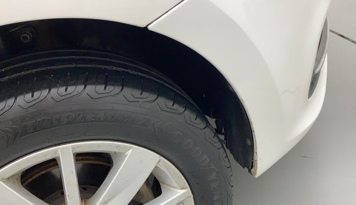2017 Volkswagen Polo HIGHLINE1.5L, Diesel, Manual, 96,266 km, Right fender - Lining loose