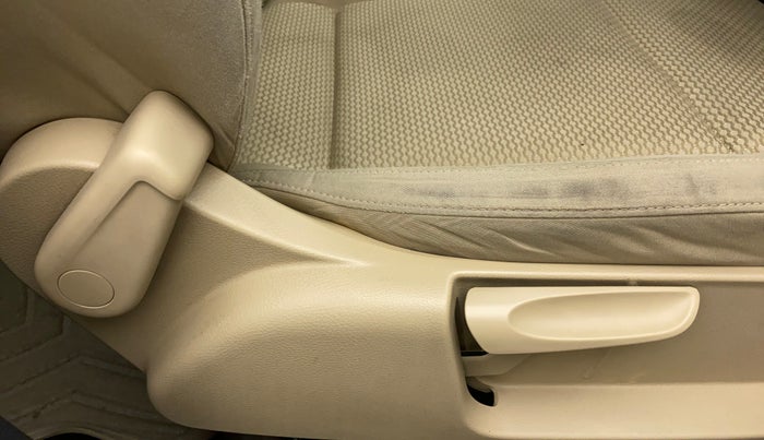 2017 Volkswagen Polo HIGHLINE1.5L, Diesel, Manual, 96,266 km, Driver Side Adjustment Panel