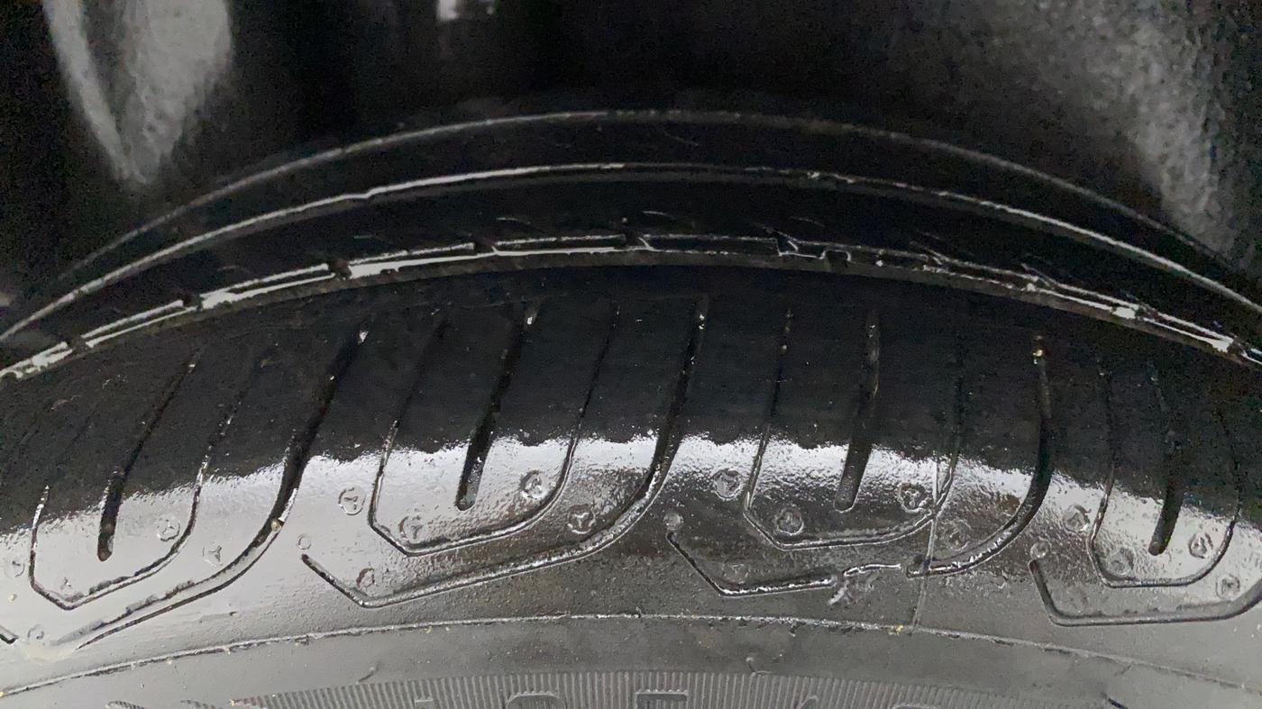 2017 Volkswagen Polo HIGHLINE1.5L, Diesel, Manual, 96,266 km, Right Rear Tyre Tread