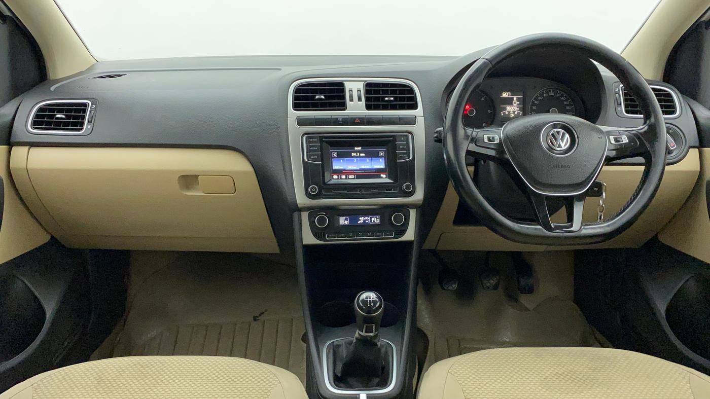2017 Volkswagen Polo HIGHLINE1.5L, Diesel, Manual, 96,266 km, Dashboard