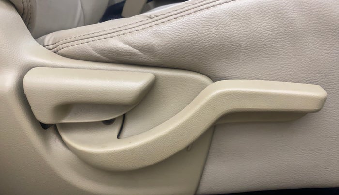 2014 Honda Amaze 1.5L I-DTEC S, Diesel, Manual, 1,43,862 km, Driver Side Adjustment Panel