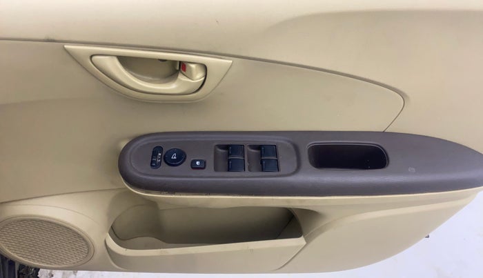 2014 Honda Amaze 1.5L I-DTEC S, Diesel, Manual, 1,43,862 km, Driver Side Door Panels Control