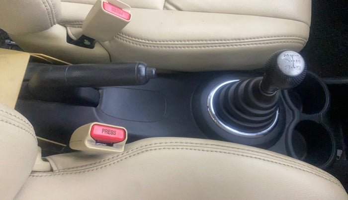 2014 Honda Amaze 1.5L I-DTEC S, Diesel, Manual, 1,43,862 km, Gear Lever
