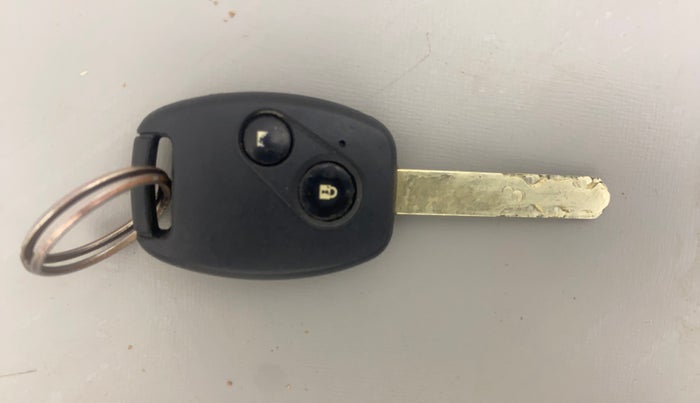 2014 Honda Amaze 1.5L I-DTEC S, Diesel, Manual, 1,43,862 km, Key Close Up