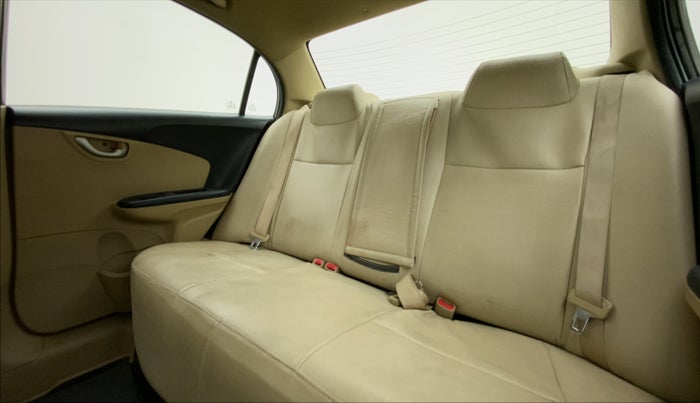 2015 Honda Amaze 1.5L I-DTEC VX, Diesel, Manual, 80,841 km, Right Side Rear Door Cabin