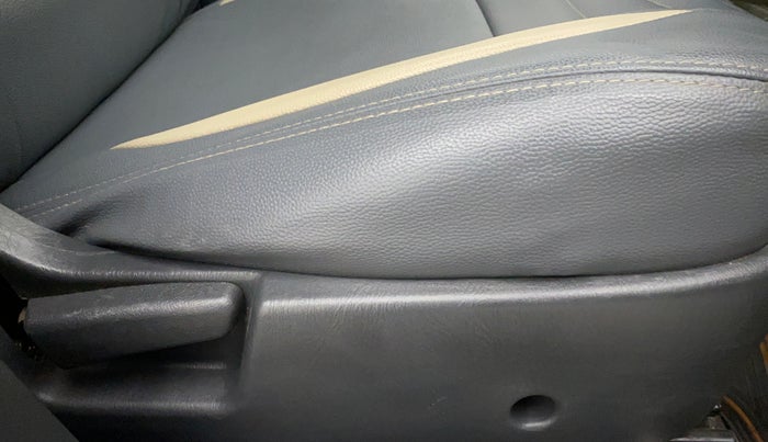 2017 Maruti Alto K10 VXI, Petrol, Manual, 1,21,635 km, Driver Side Adjustment Panel
