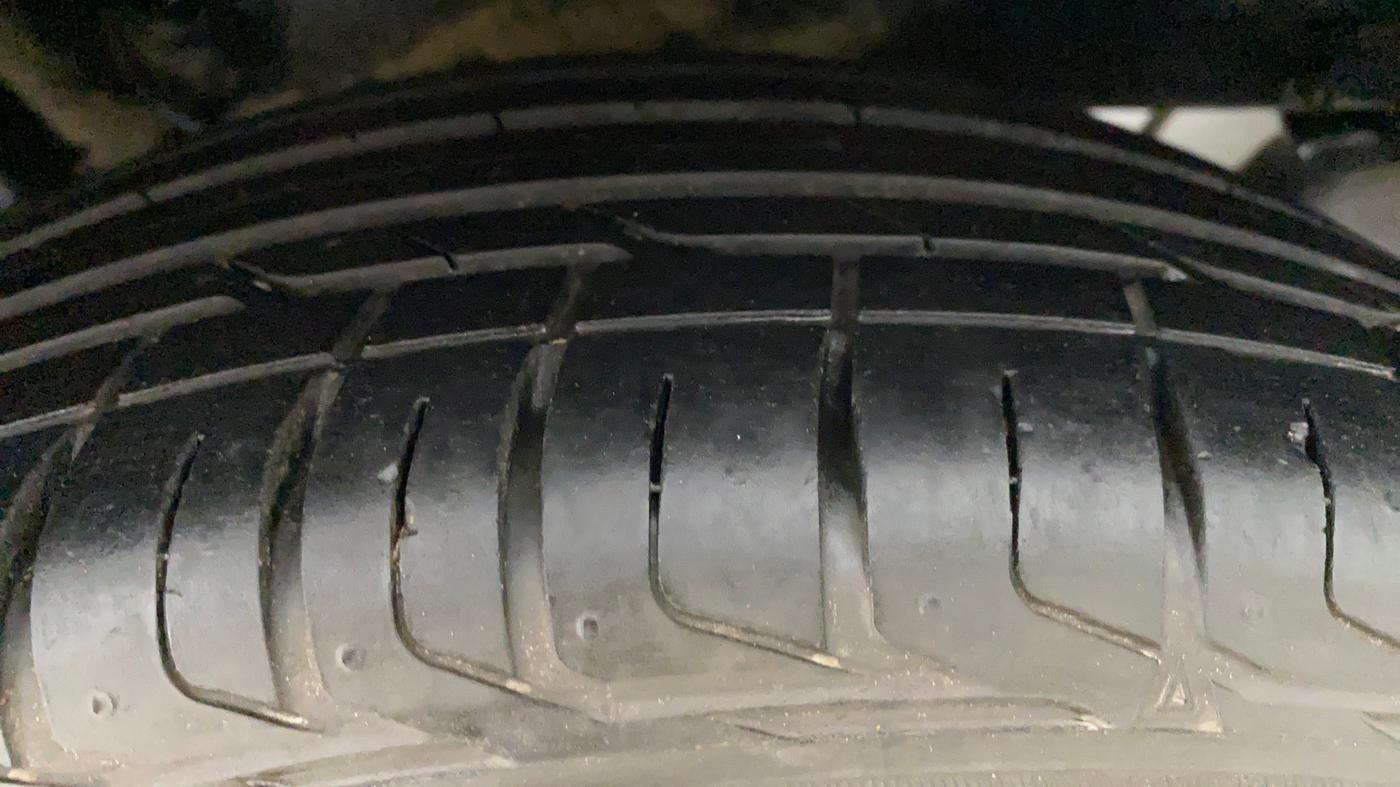 2021 Tata NEXON XZA+ (O) 1.2 RTN, Petrol, Automatic, 21,335 km, Right Rear Tyre Tread